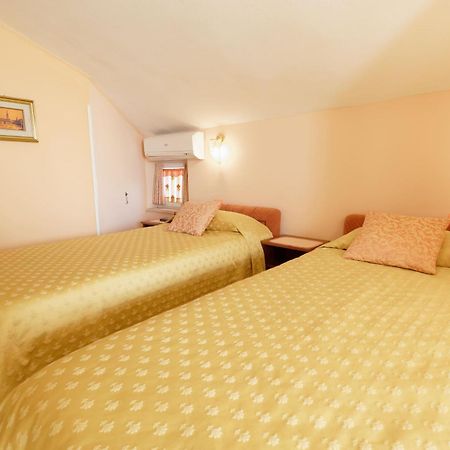 Holiday Home Nevena By Rent Istria Buje Pokój zdjęcie